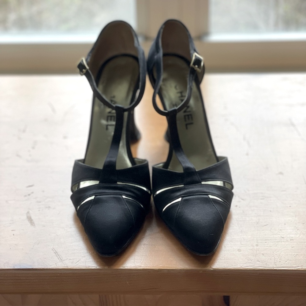 CHANEL black satin heels, size 39 - Picture 2 of 10